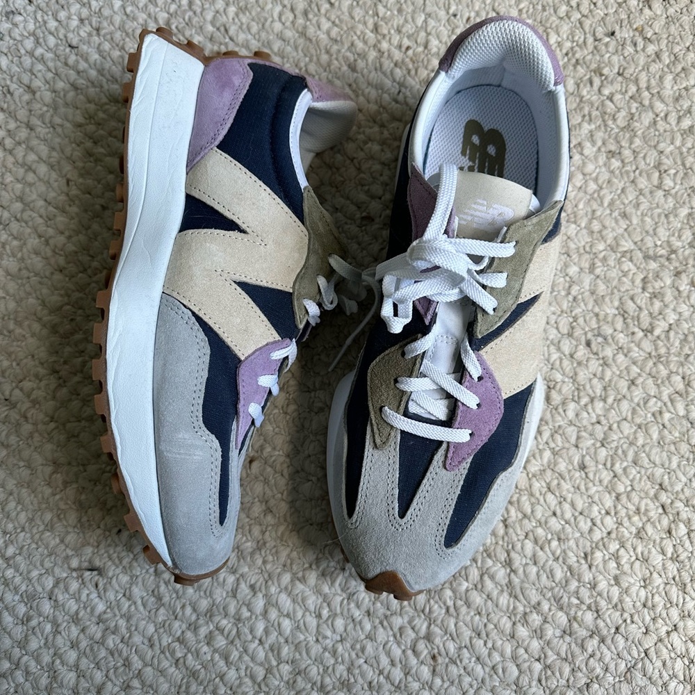 New Balance 327